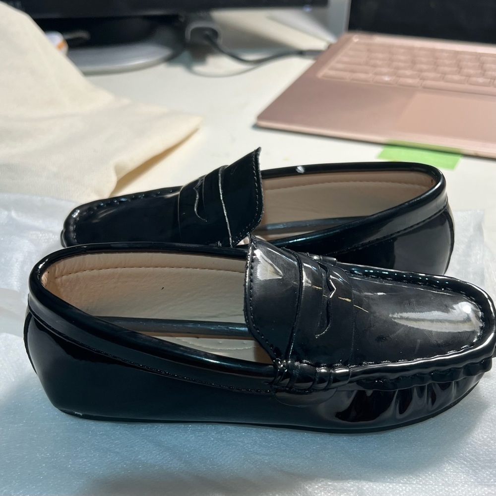Kids Black patent leather penny loafers size 25